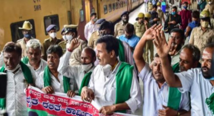 Mixed response to rail-roko in Karnataka