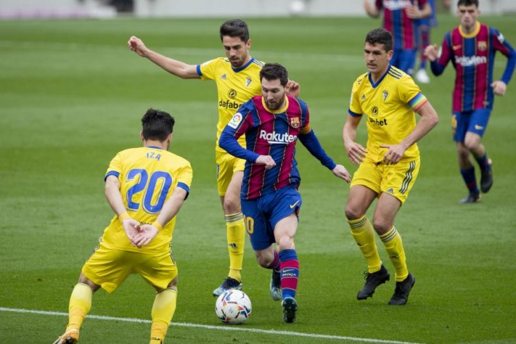 Barcelona held 1-1 by C diz; Messi record 506th league game