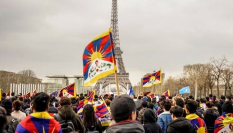 Protest in Paris against Tibetan tour guide's death in Chinese prison