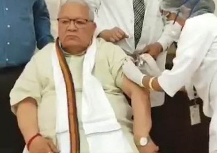 Rajasthan governor takes COVID-19 vaccine