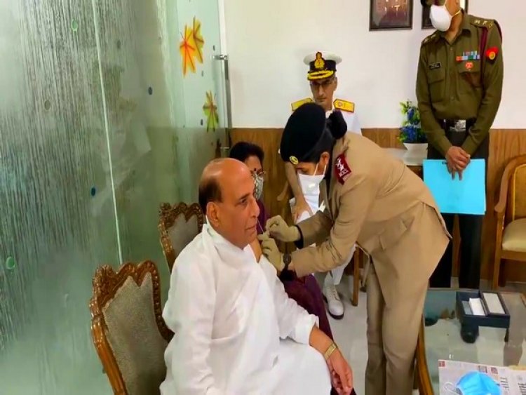 Defense Minister Rajnath Singh takes first dose of COVID-19 vaccine at RR Hospital
