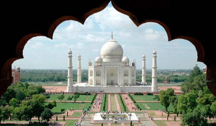 Taj Mahal vacated after hoax bomb call