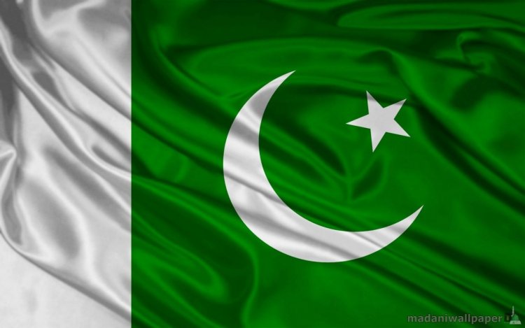'Dont sling mud at us': Pak election commission hits back at Imran Khan