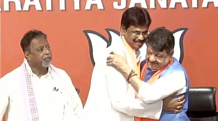 TMC faces fresh spate of defections; 5 sitting MLAs, other leaders join BJP