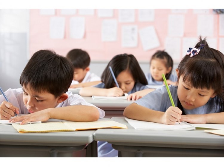 Majority in China back teaching English; debate rages over move to scrap it