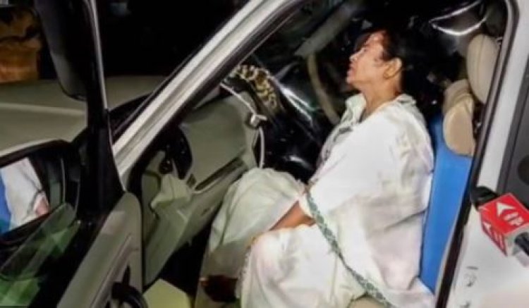 Mamata sustained injuries on ankle, shoulder, says doctor