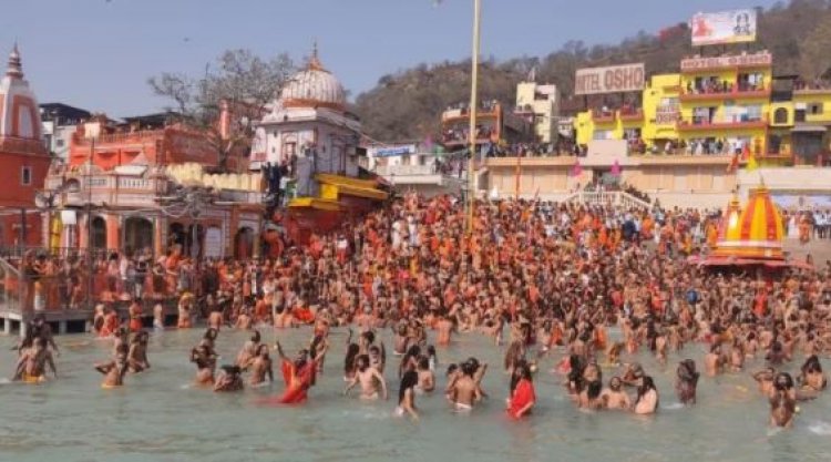 Thousands of devotees take 'Shahi Snan' in Ganga on Mahashivratri 2021