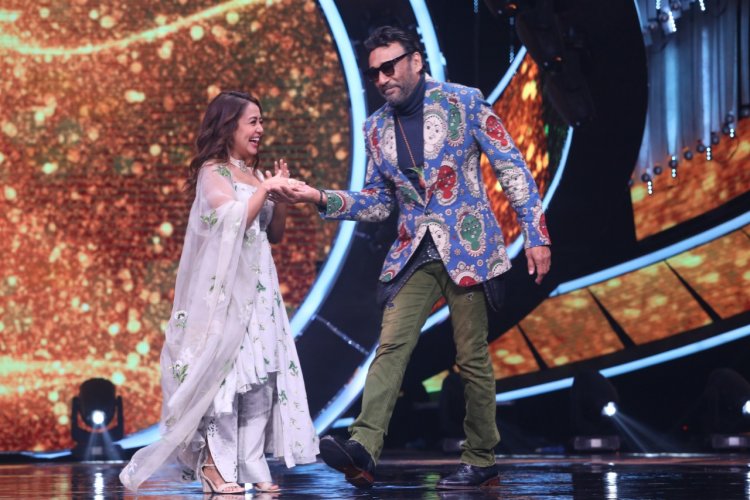 Neha Kakkar and Jackie Shroff dance on the iconic song Tera Naam Liya on the sets of Indian Idol Season 12