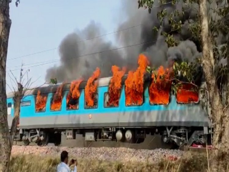 Fire breaks out in Shatabdi Express in Uttarakhand