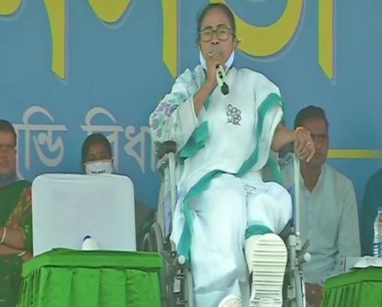 Mamata Banerjee launches scathing attack on PM Modi