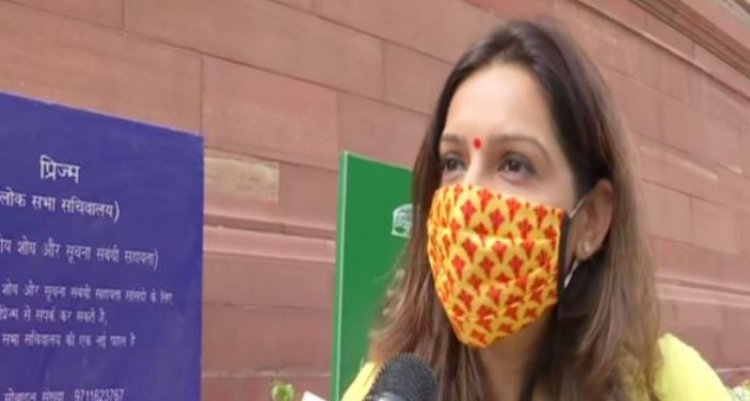 Why only women are lectured about traditions, asks Shiv Sena leader post 'ripped jeans' comment