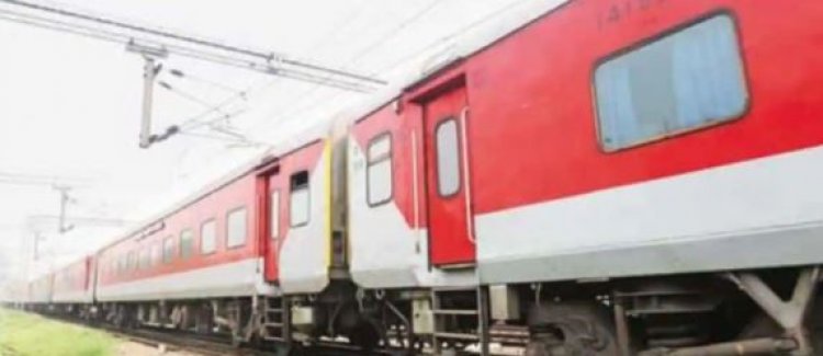 Bharat Bandh: Four Shatabdi trains cancelled as protesters squat on tracks