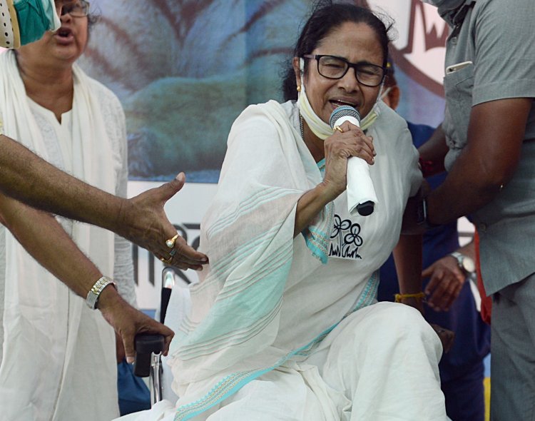 Mamata back on her feet, sings national anthem as Nandigram campaign ends