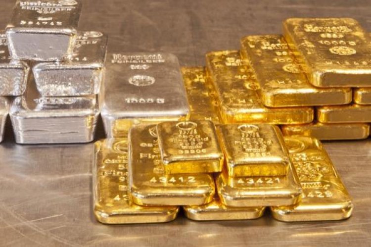 Gold rallies Rs 881; silver gains Rs 1,071