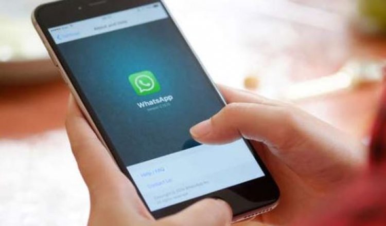 WhatsApp users might soon be able to change its app colors