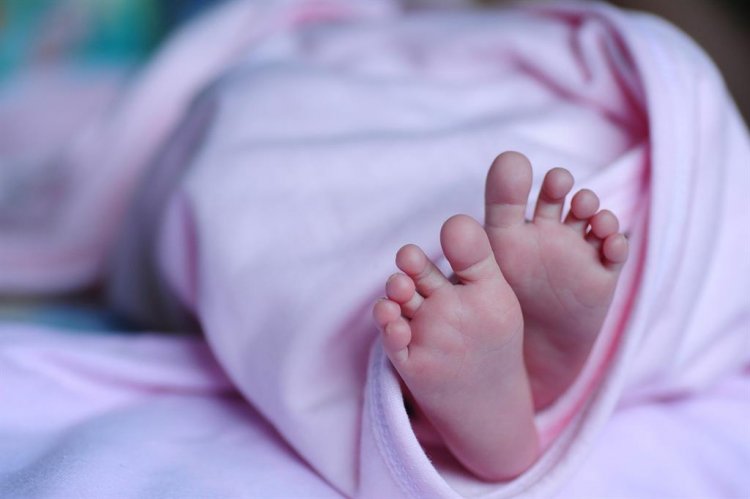 Maha: Critical COVID-19 woman safely delivers baby in hospital