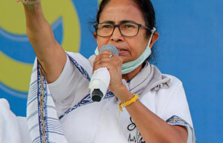 Can't surrender Bengal to two goons of Delhi: Mamata