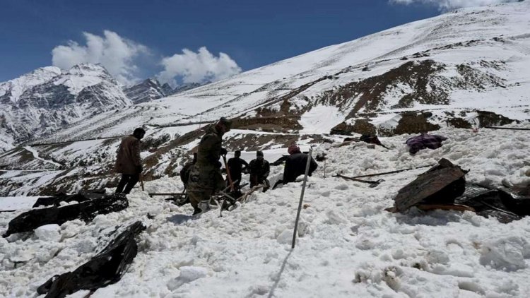 Uttarakhand avalanche toll rises to 15