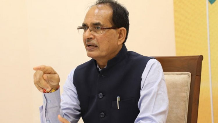 Chouhan discusses COVID-19 situation in MP with PM