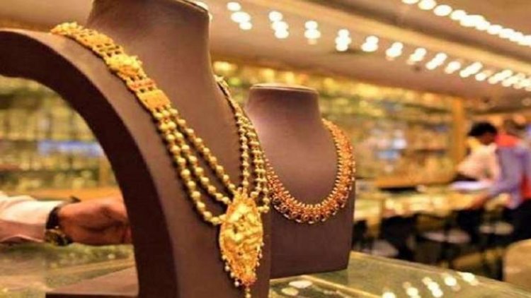 Akshaya Tritiya begins on sombre note; jewellers expect 10-15 pc sales