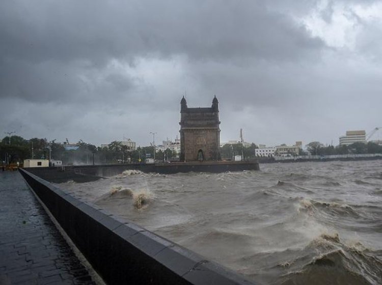 Intense rain likely in Mumbai after cyclone; 2 dead in Palghar, 1 in Thane