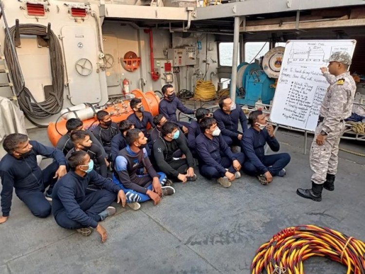 Tauktae: Specialised diving team of INS Makar, INS Tarasa join search ops