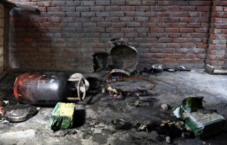 Cooking gas cylinder blast kills eight in UP