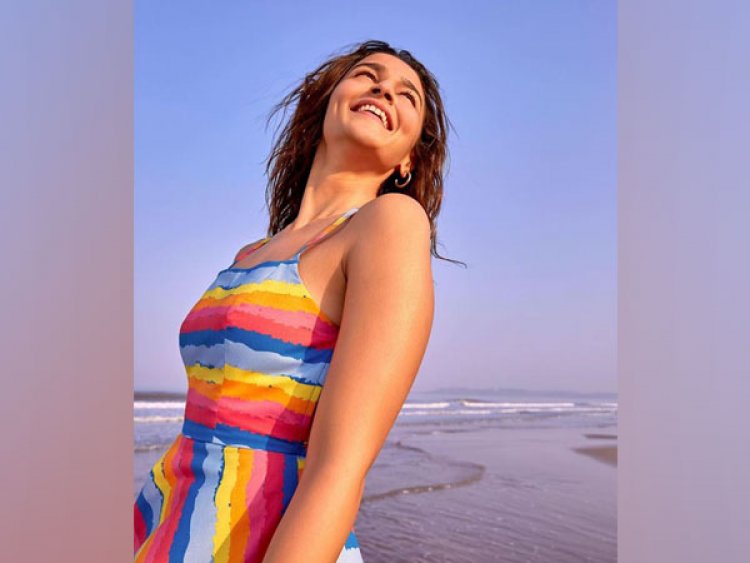 Alia Bhatt shares then-and-now beach pictures