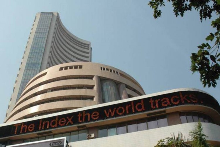 Sensex, Nifty start on weak note amid sustained FII outflow
