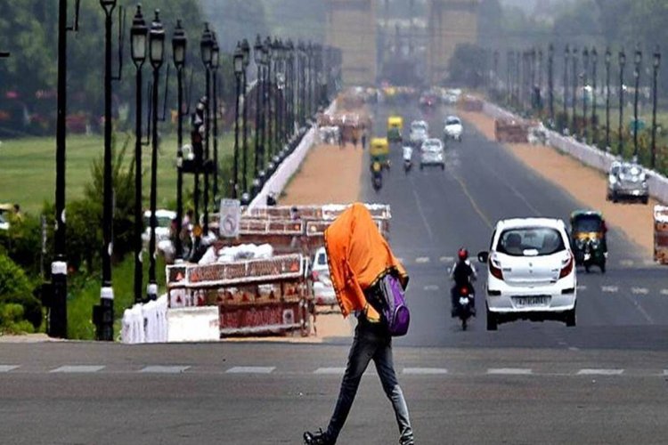 Delhi records minimum temperature of 30.6 deg C