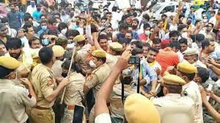 Police lathi-charge protesting BJYM workers in Jaipur