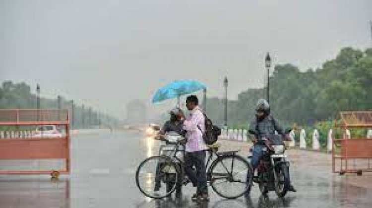 Rains bring relief from heat as monsoon hits Delhi