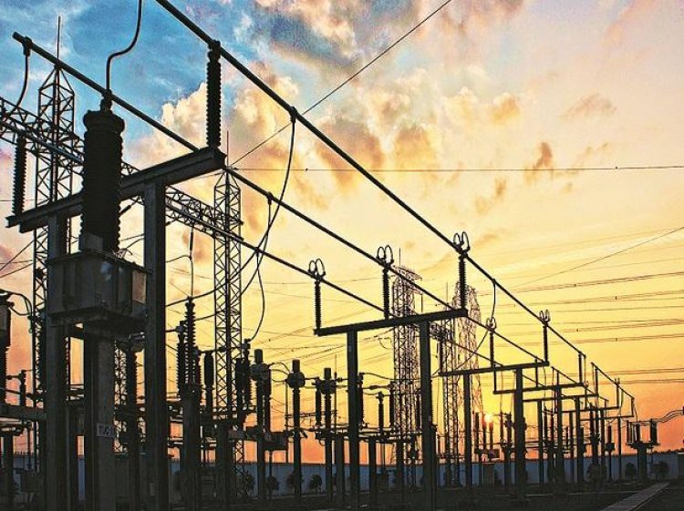 Discoms' outstanding dues to gencos fall 15.25 pc to Rs 82,305 cr in May