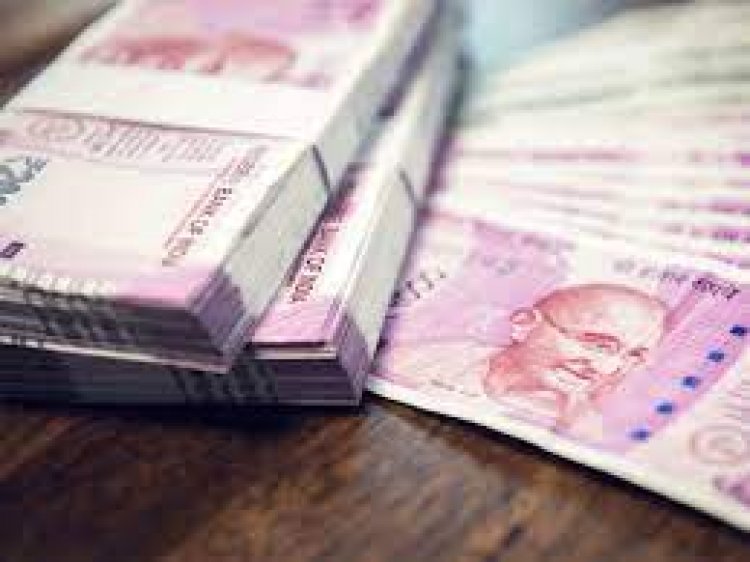 Rupee makes U-turn, spurts 27 paise to 74.61 against USD