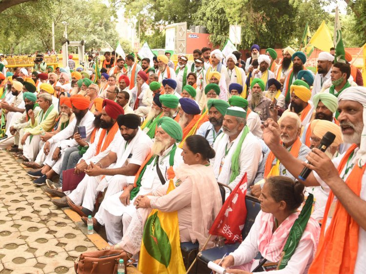 200 farmers start 'Kisan Sansad' at Jantar Mantar