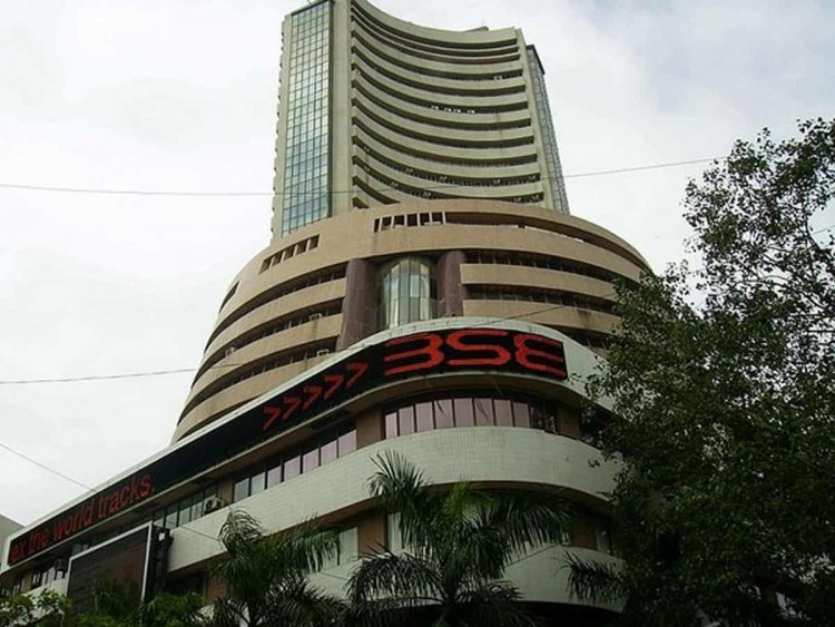 Sensex drops 135 pts; Nifty ends near 15,700