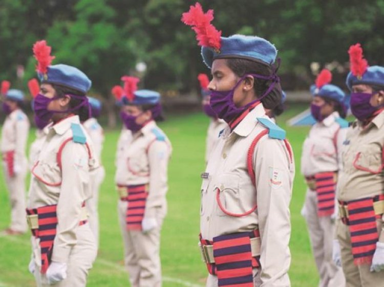 Govt sends five advisories to states to raise women in police to 33 Percent