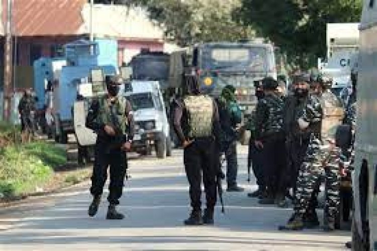 Militants open fire at police party in J-K's Baramulla