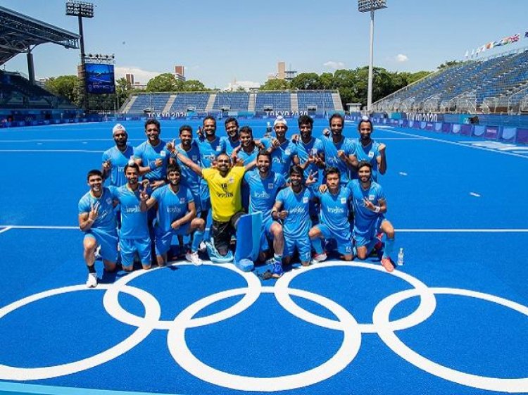 MP felicitates Olympics hockey team member Vivek Sagar with Rs 1 cr reward
