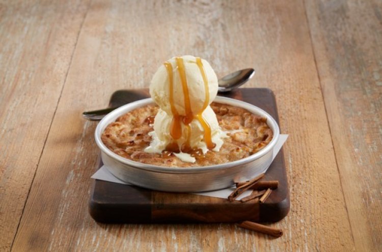 Take A Bite Out Of Fall With BJ's Restaurant & Brewhouse's new Sweet Cinnamon Apple Pizookie®