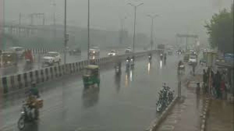 Rains in some parts of Delhi