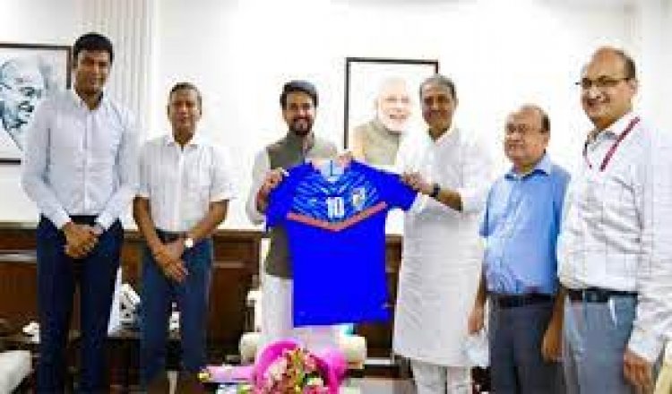 AIFF president Patel meets Sports Minister Thakur