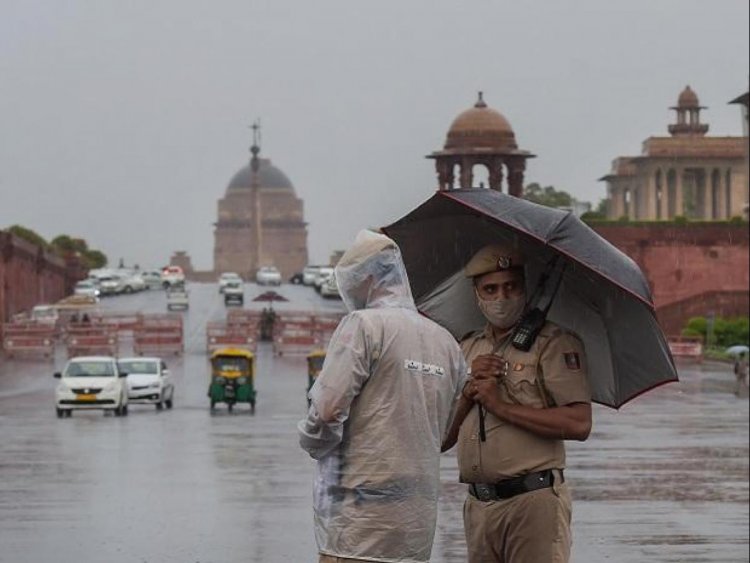 Rains in parts of Delhi, minimum temperature 26.5 deg C