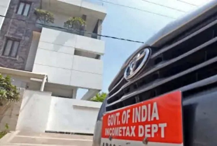 Income Tax Dept conducts searches at Hetero Group