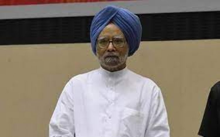 Health minister meets Manmohan Singh at AIIMS, enquires about his health