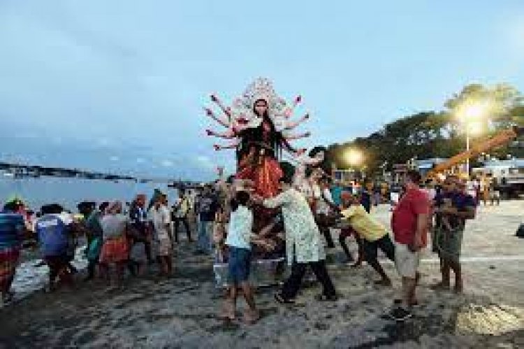 Rain may dampen Durga Puja revelry on Navami, Dashami