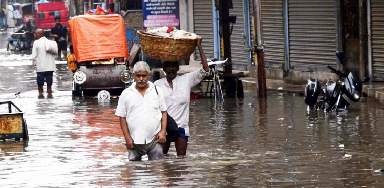 Heavy rain in South Bengal districts till Tuesday: MeT
