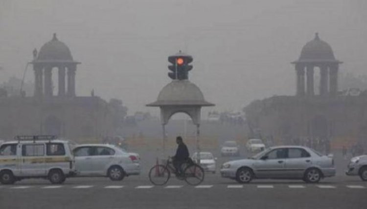 Delhi's air quality in 'severe' category, light rain likely tomorrow