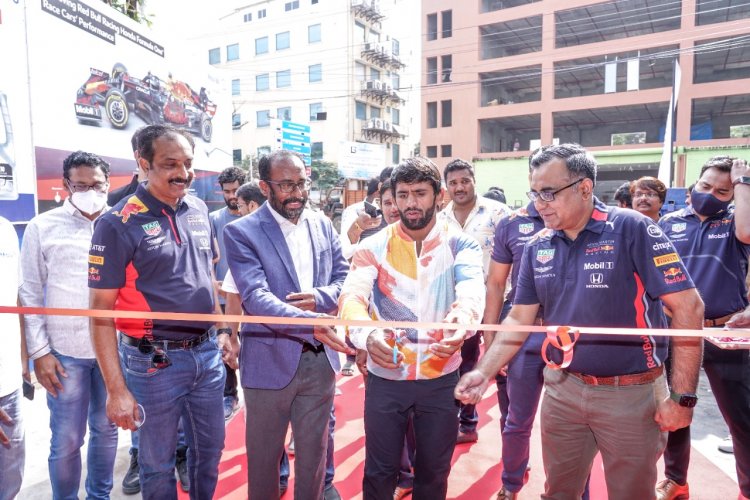 ExxonMobil expands its flagship 4-Wheeler Service Center channel, launches four Mobil Car Care Elites in Hyderabad
