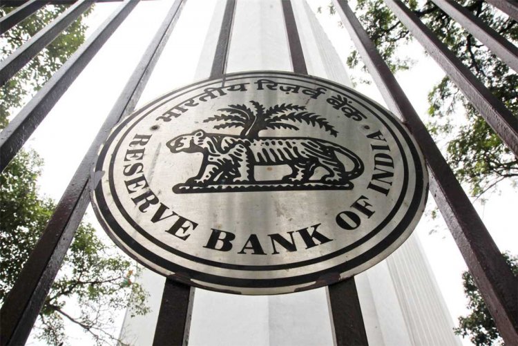 Economy resilient, but sensitive to global headwinds, says RBI article